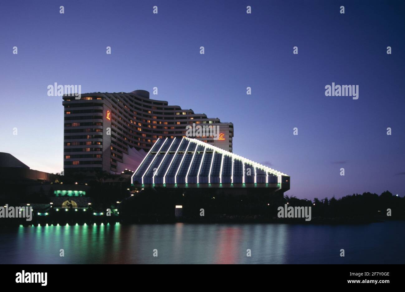 Australien. Queensland. Gold Coast. Conrad Jupiters Hotel und Casino in der Abenddämmerung. (Jetzt Star Gold Coast genannt) Stockfoto