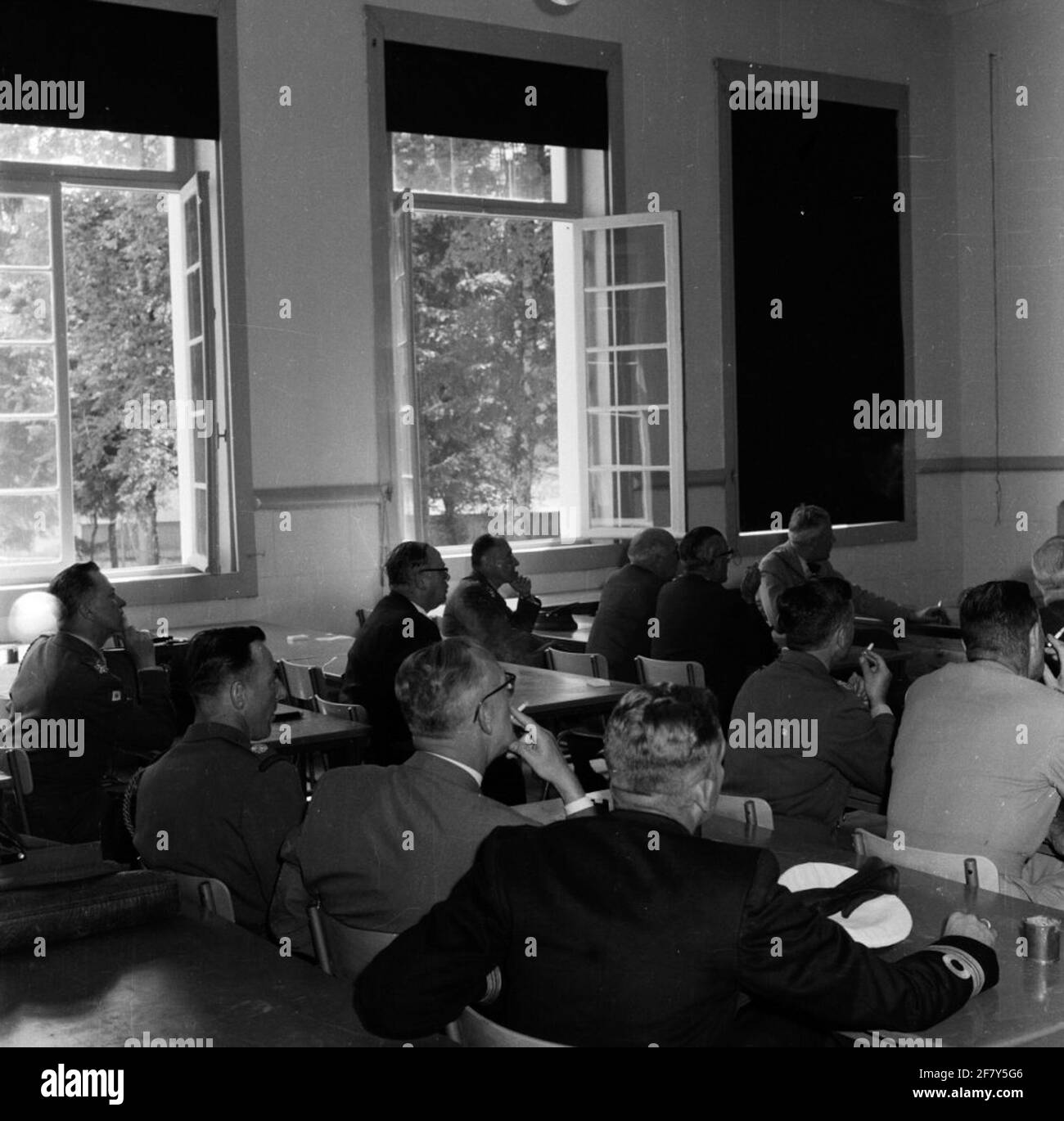 Die niederländische Armee praktiziert in La Courtine. Achtung! Die obige Beschreibung ist eine allgemeine Serienbeschreibung, die auf den Informationen des Film- und Fotodienstes der Armee basiert. Langfristig wird diese globale Beschreibung angegeben. Stockfoto