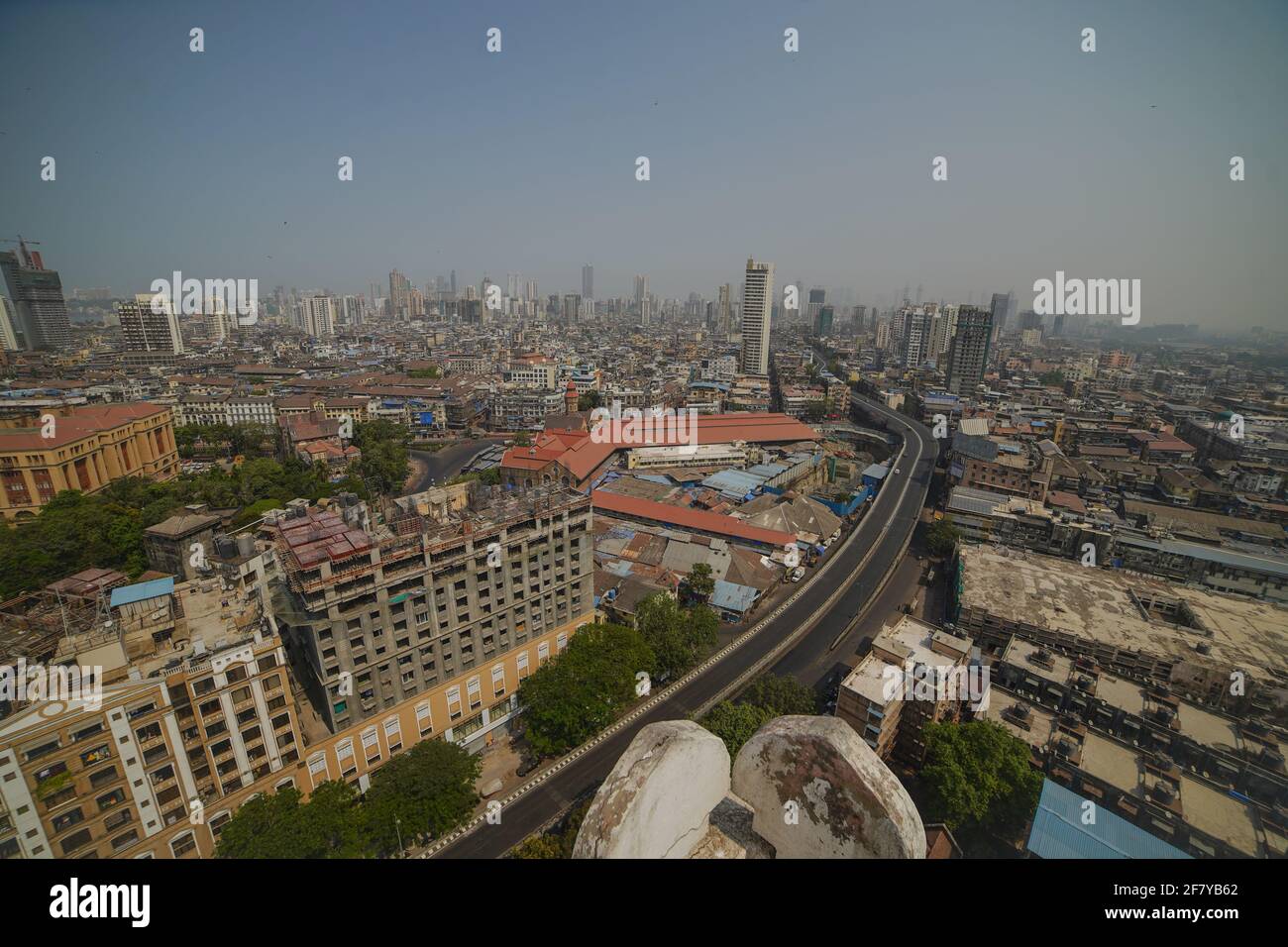 Blick vom Himmel auf Colaba Mumbai Stadt während der Sperre. Leere Straßen und Straßen, während Mumbai unter Covid 19 pandem Mumbai - India 04 10 2021 gesperrt war Stockfoto