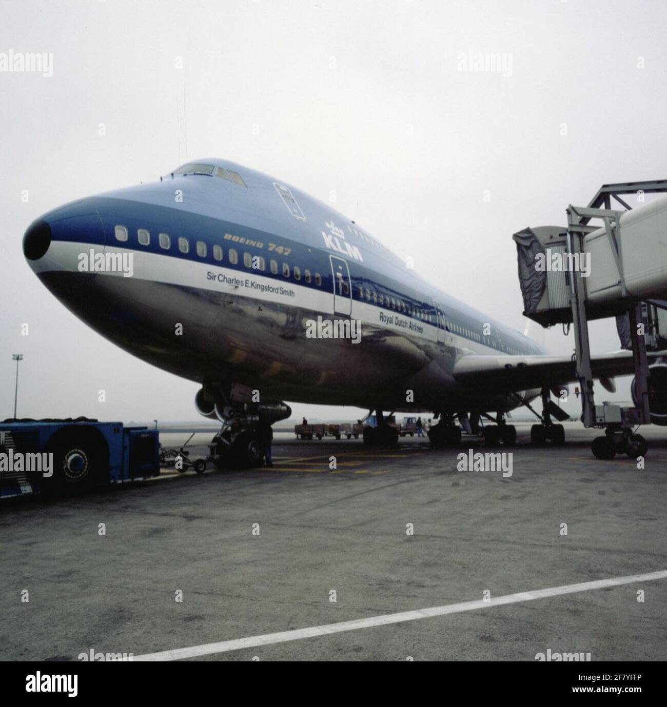 Eine Boeing 747-200 „Sir Charles E. Kingsford Smith“ vom KLM am Flughafen Schiphol. Stockfoto