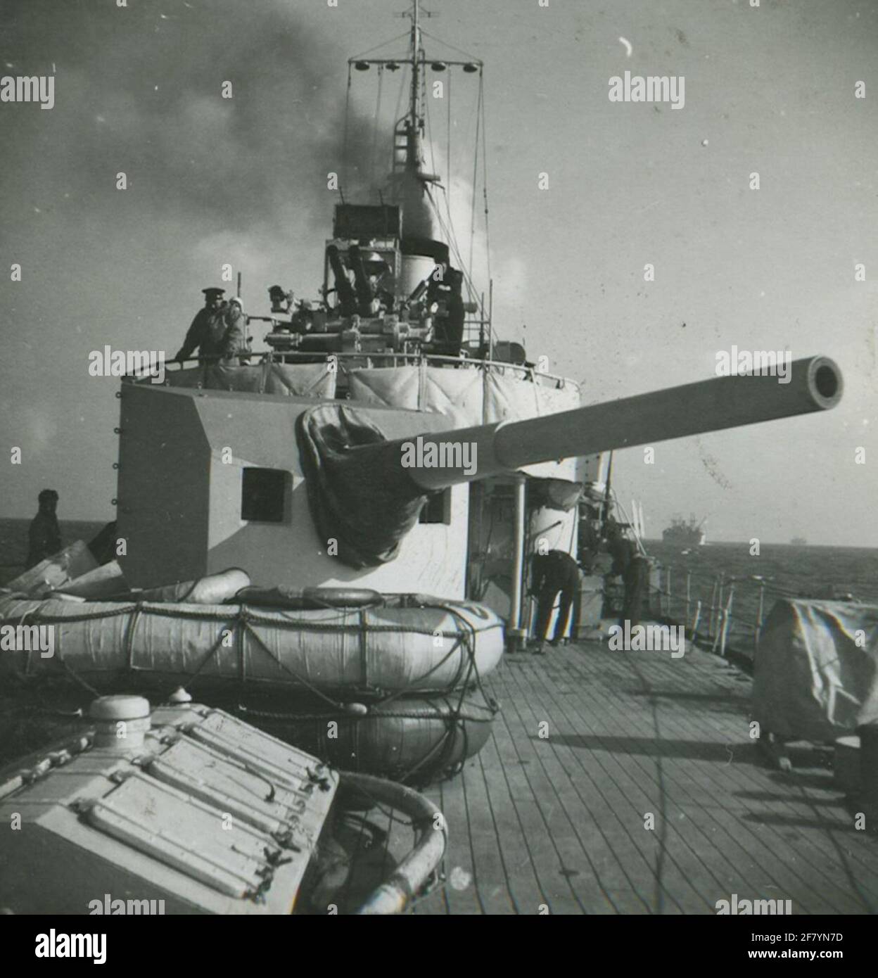 Cannon und Channon Boat Bridge HR.Ms. Flores (1926-1955) während der Invasion in der Normandie. Stockfoto