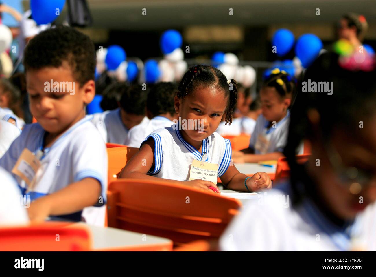 salvador, bahia / brasilien - 27. juli 2015: Öffentliche Schüler werden während einer Veranstaltung auf dem Thome de Sousa-Platz in Salvador gesehen. *** Ortsüberschrift *** . Stockfoto