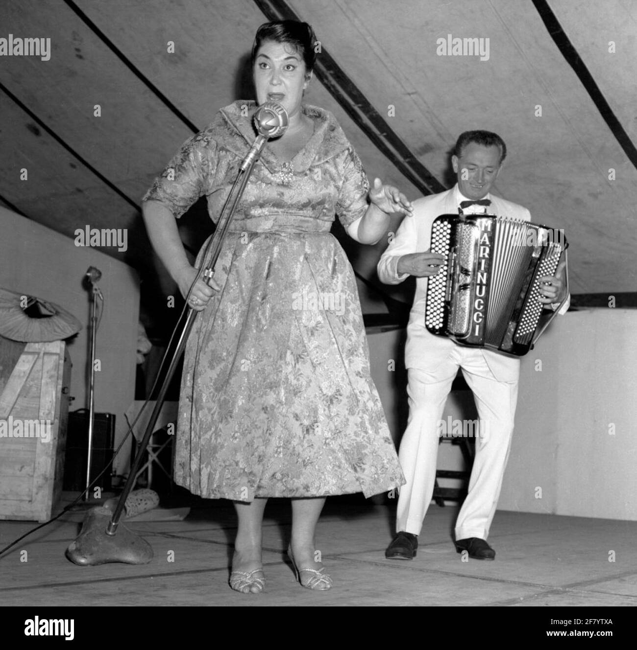 Rita Corita kommt 1960 in La Courtine vor. Stockfoto