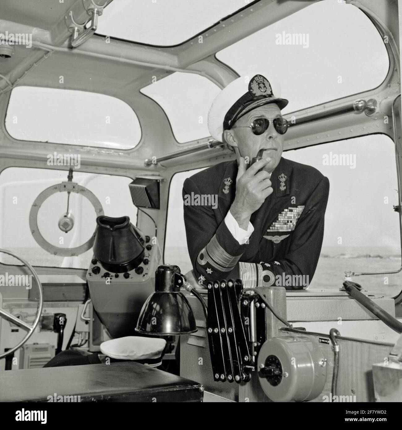 Prinz Bernhard bei einem Besuch bei der Lotsenfahrt. Stockfoto Prinz Bernhard bei einem Besuch bei der Lotsenfahrt. Stockfoto