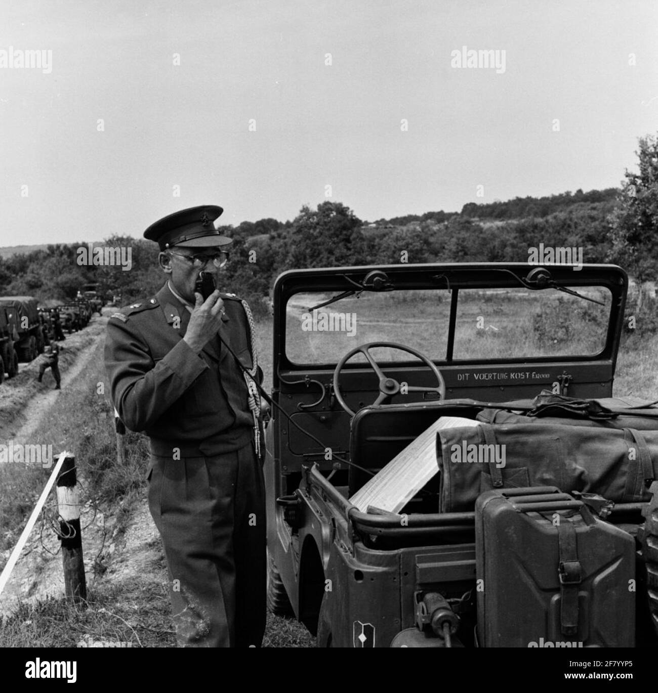 Die niederländische Armee praktiziert in La Courtine. Achtung! Die obige Beschreibung ist eine allgemeine Serienbeschreibung, die auf den Informationen des Film- und Fotodienstes der Armee basiert. Langfristig wird diese globale Beschreibung angegeben. Stockfoto