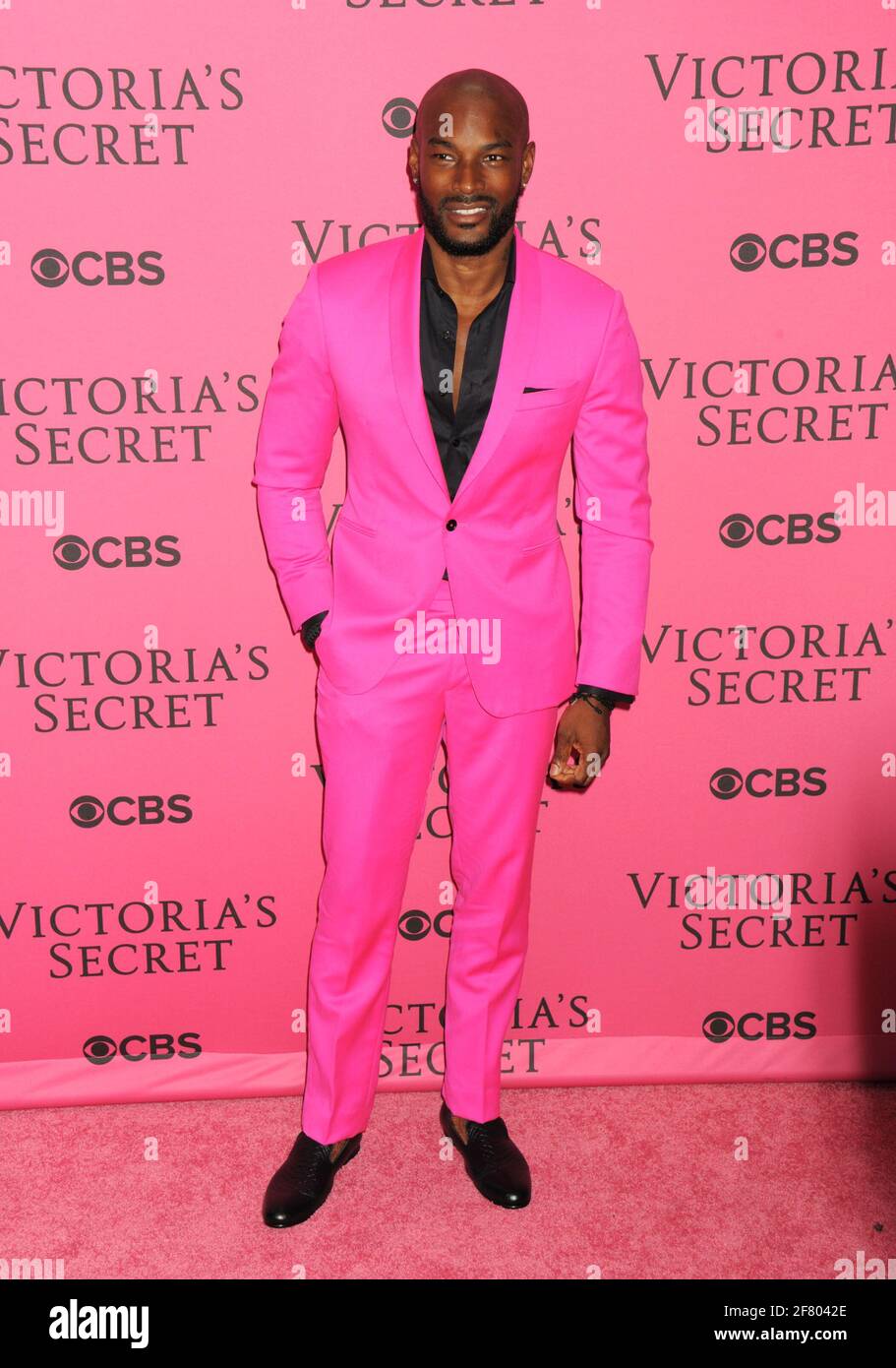 Pink Carpet kommt für die Victoria's Secret Fashion Show 2015 an Stockfoto