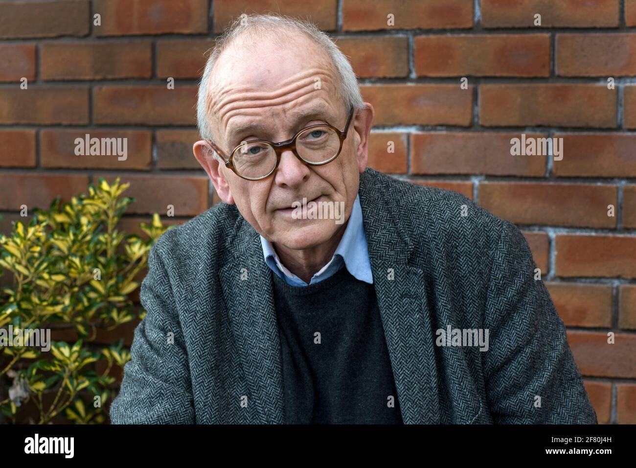 GROSSBRITANNIEN / England /London / Henry Marsh , führender britischer Neurochirurg und Autor des Buches Do No Harm at the St. George's Hospital Neurosurge Stockfoto