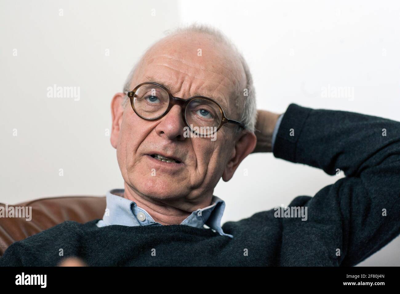 GROSSBRITANNIEN / England / London / Henry Marsh , führender britischer Neurochirurg und Autor des Buches Do No Harm at the St George's Hospital . Stockfoto