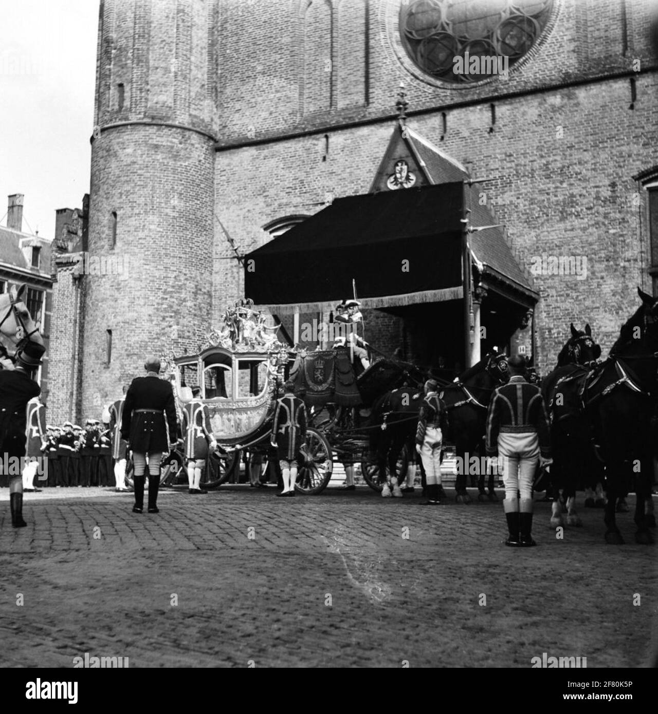 Eröffnung der Generalstaaten. Die Goldene Kutsche fährt im Ridderzaal. Stockfoto
