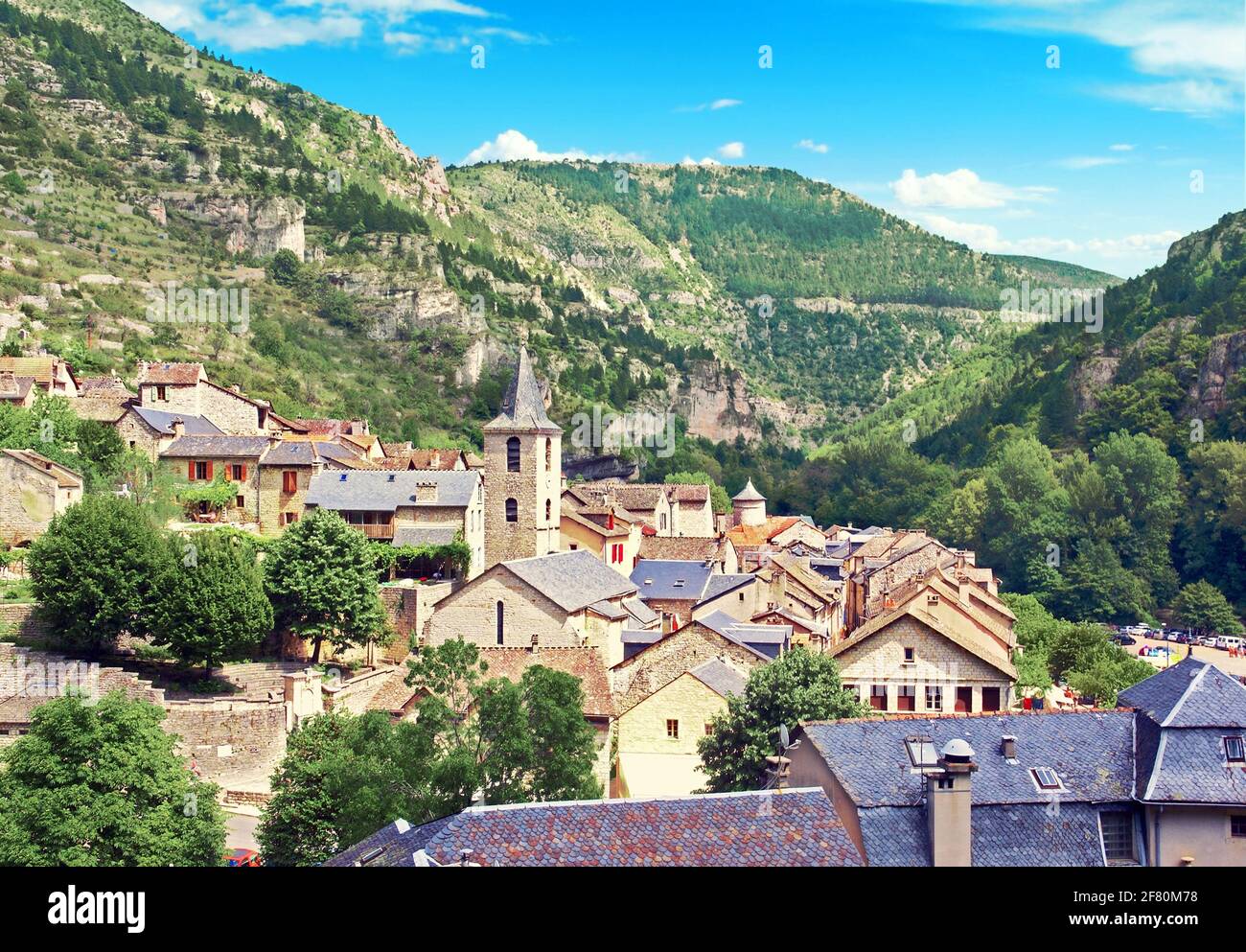 Der Standort von Sainte-Enimie in den Gorges du Tarn in Oczitanie, Frankreich. Stockfoto