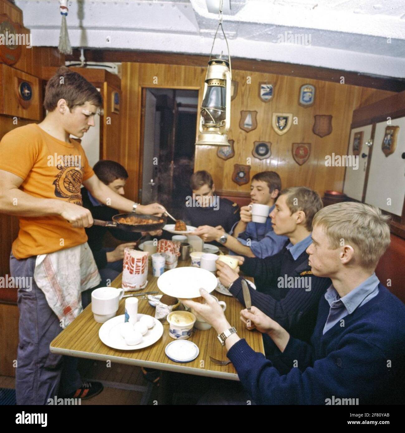 In der Kajuit des Segeltrainingsschiffs HR.Ms. Urania (ExTromp, 1938