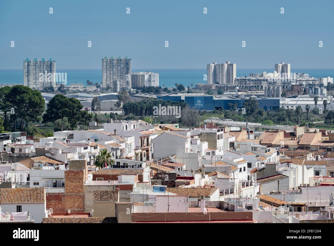 Luftaufnahme der Stadt El Puig in der Provinz Valencia, Comunitat Valenciana, Spanien, Europa Stockfoto
