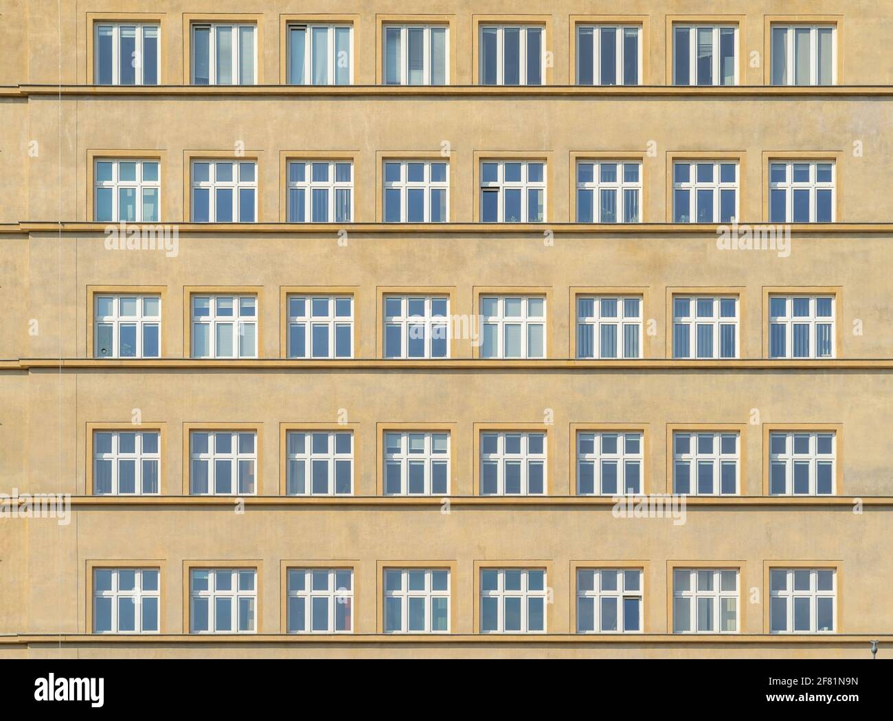 Krakau Polen August 2020. Bürofenster, Krakau, kleinpolen, Polen Europa Stockfoto
