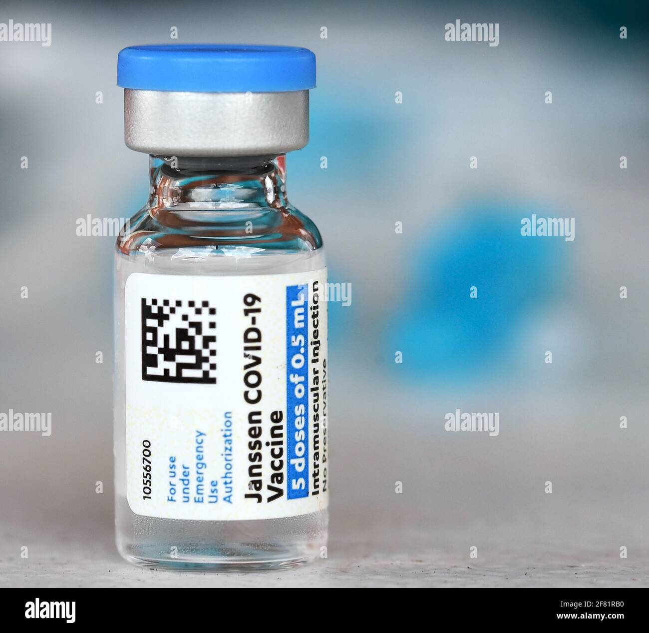 Orlando, Usa. April 2021. Eine Ampulle mit dem Impfstoff Johnson & Johnson COVID-19 wird an einer Impfstelle gesehen.Dosen des Impfstoffes Johnson & Johnson werden im gesamten Bundesstaat Florida verabreicht, trotz einer kleinen Anzahl von Patienten, die Nebenwirkungen, einschließlich Blutgerinnsel, erlitten haben. Kredit: SOPA Images Limited/Alamy Live Nachrichten Stockfoto
