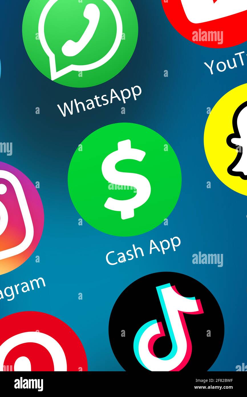 Stuttgart, Deutschland - 5. April 2021: Cash App Logo Geldtransfer Pay Payment Icon Mobile Payment Service im Internet-Hintergrund Hochformat in Stockfoto