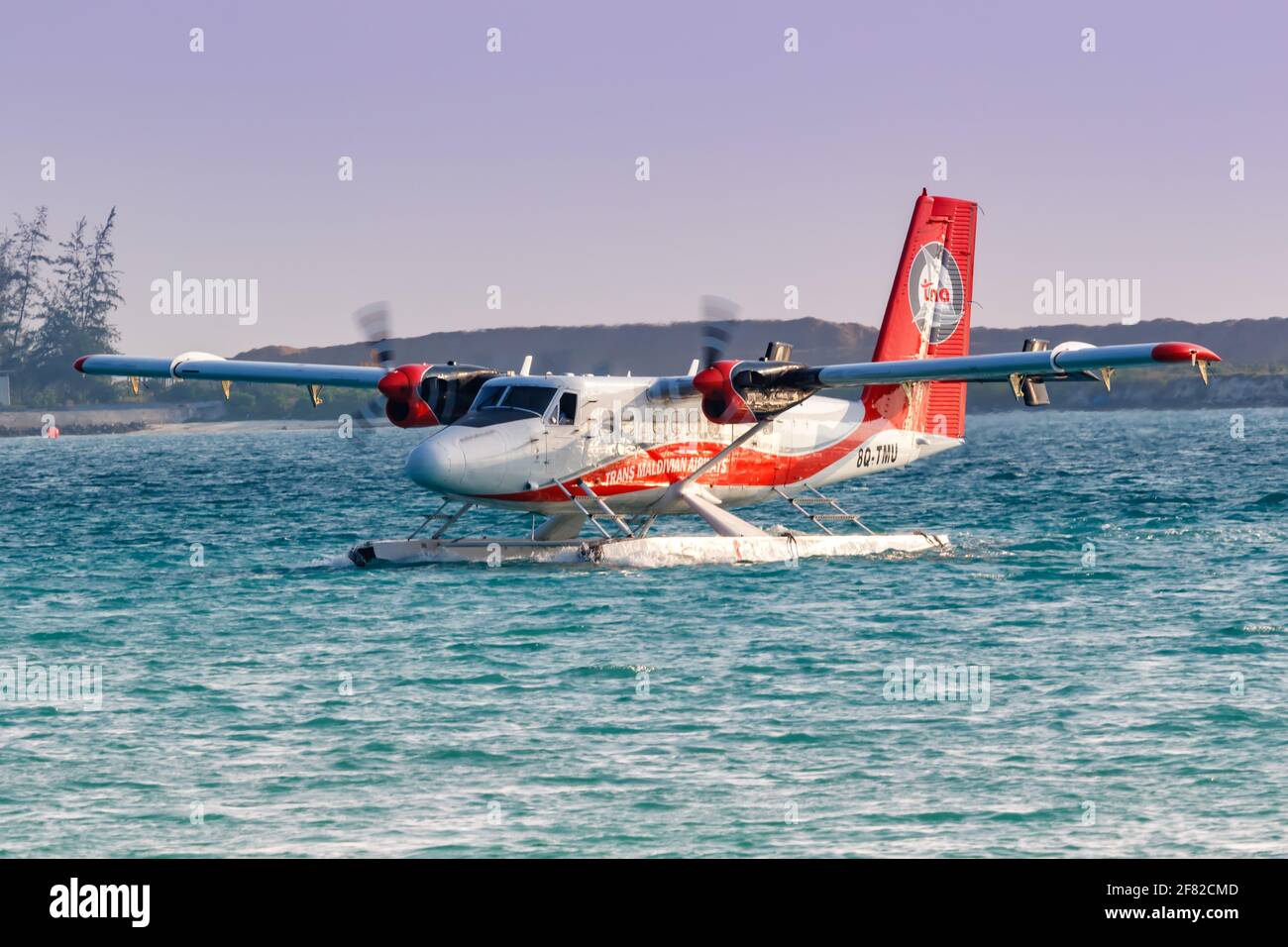 Männlich, Malediven - 20. Februar 2018: TMA - Trans Maledivian Airways de Havilland Canada DHC-6-300 Twin Otter Wasserflugzeug am Flughafen Male (MLE) im MALDI Stockfoto