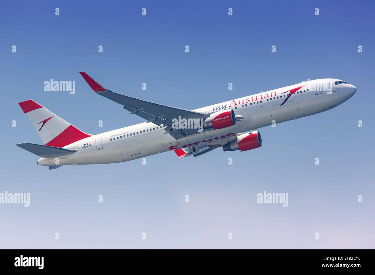Männlich, Malediven – 18. Februar 2018: Österreichisches Boeing 767-300ER-Flugzeug am Flughafen Male (MLE) auf den Malediven. Boeing ist eine amerikanische Flugzeugmanufaktur Stockfoto