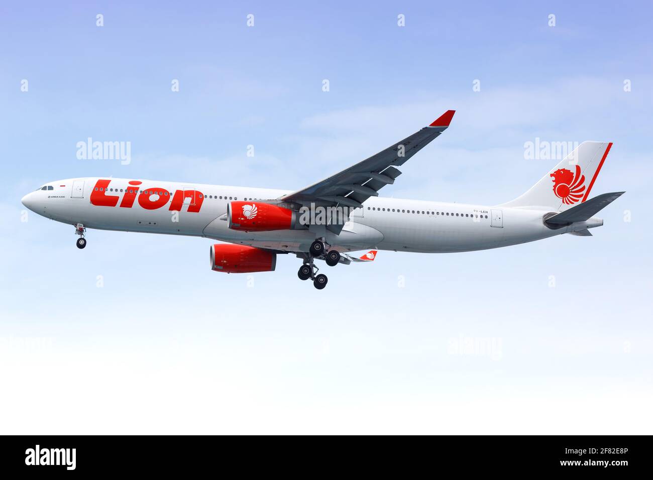 Jakarta, Indonesien – 26. Januar 2018: Lion Air Airbus A330 am Flughafen Jakarta (CGK) in Indonesien. Airbus ist ein Flugzeughersteller aus Toulouse, F Stockfoto