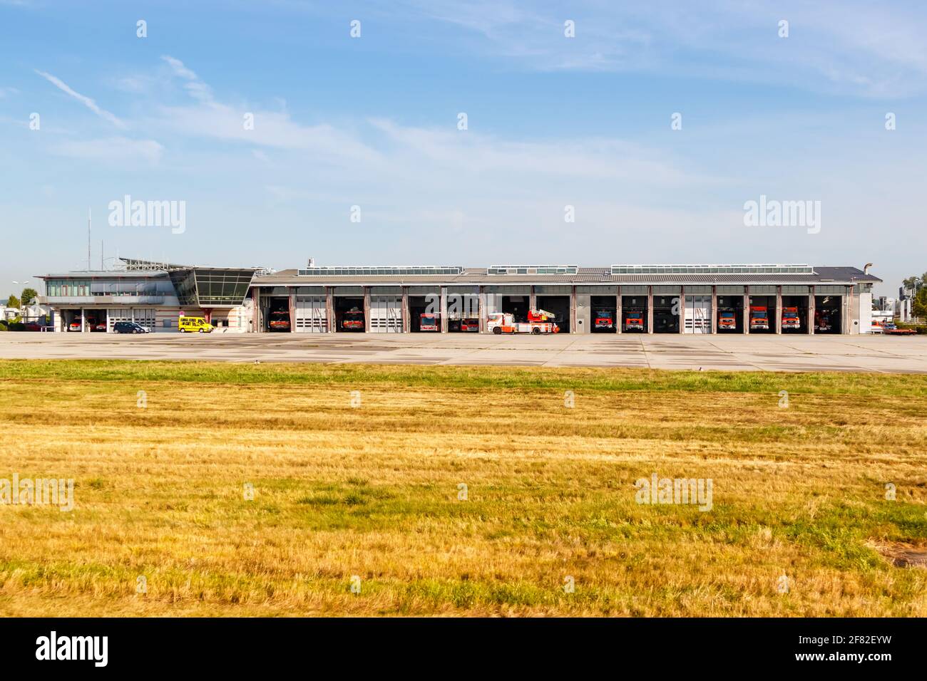 Stuttgart, 2. September 2016: Feuerwehrhaus am Stuttgarter Flughafen (STR) in Deutschland. Stockfoto
