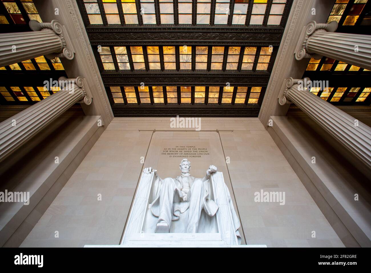 23. August 2015, US, Washington D.C.: Die Lincoln Statue im Lincoln Memorial. Das Lincoln Memorial ist ein Denkmal, das zu Ehren von Abraham Lincoln, dem 16. Präsidenten der Vereinigten Staaten, in der National Mall in Washington errichtet wurde. Foto: Daniel Karmann/dpa/Daniel Karmann Stockfoto