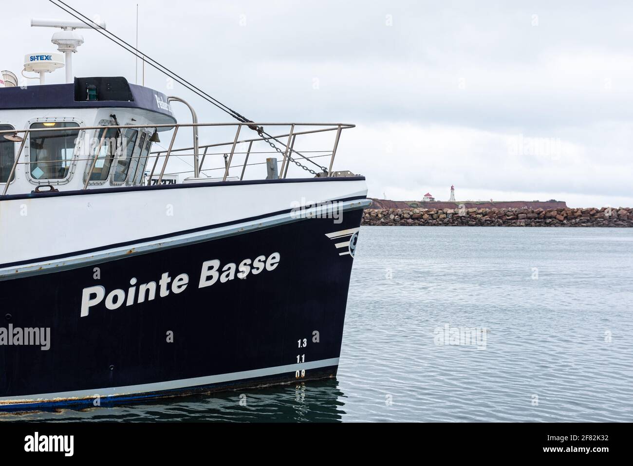 L’Anse-a-la-Cabane, Quebec, Kanada - 30. August 2020 : Fischerboote am Dock im Hafen von Anse a la Cabane auf den Magdalen Inseln Stockfoto