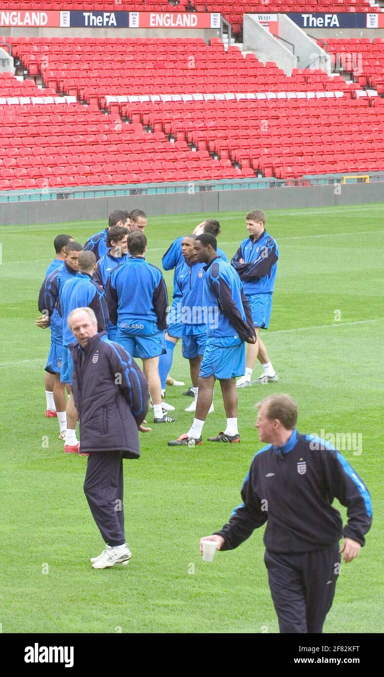 ENGLAND TRAINIERT IM ALTEN TRAFFORD FÜR IHR WM-SPIEL MIT N.IRELAND. 25/3/2005 BILD DAVID ASHDOWNFOOTBALL ENGLAND Stockfoto