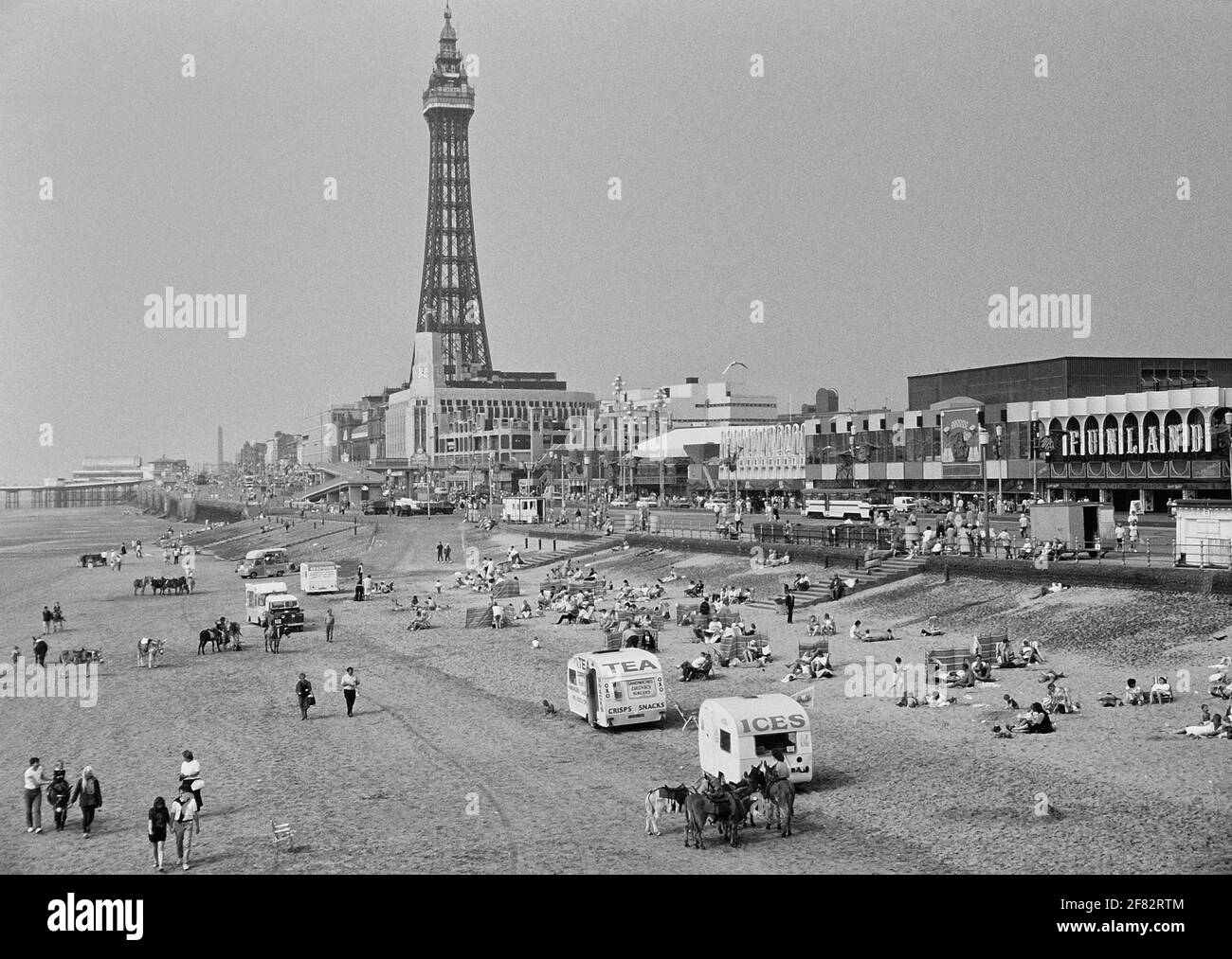 Der Strand und der Turm von Blackpool. Lancashire. VEREINIGTES KÖNIGREICH. Ca. 1980 Stockfoto