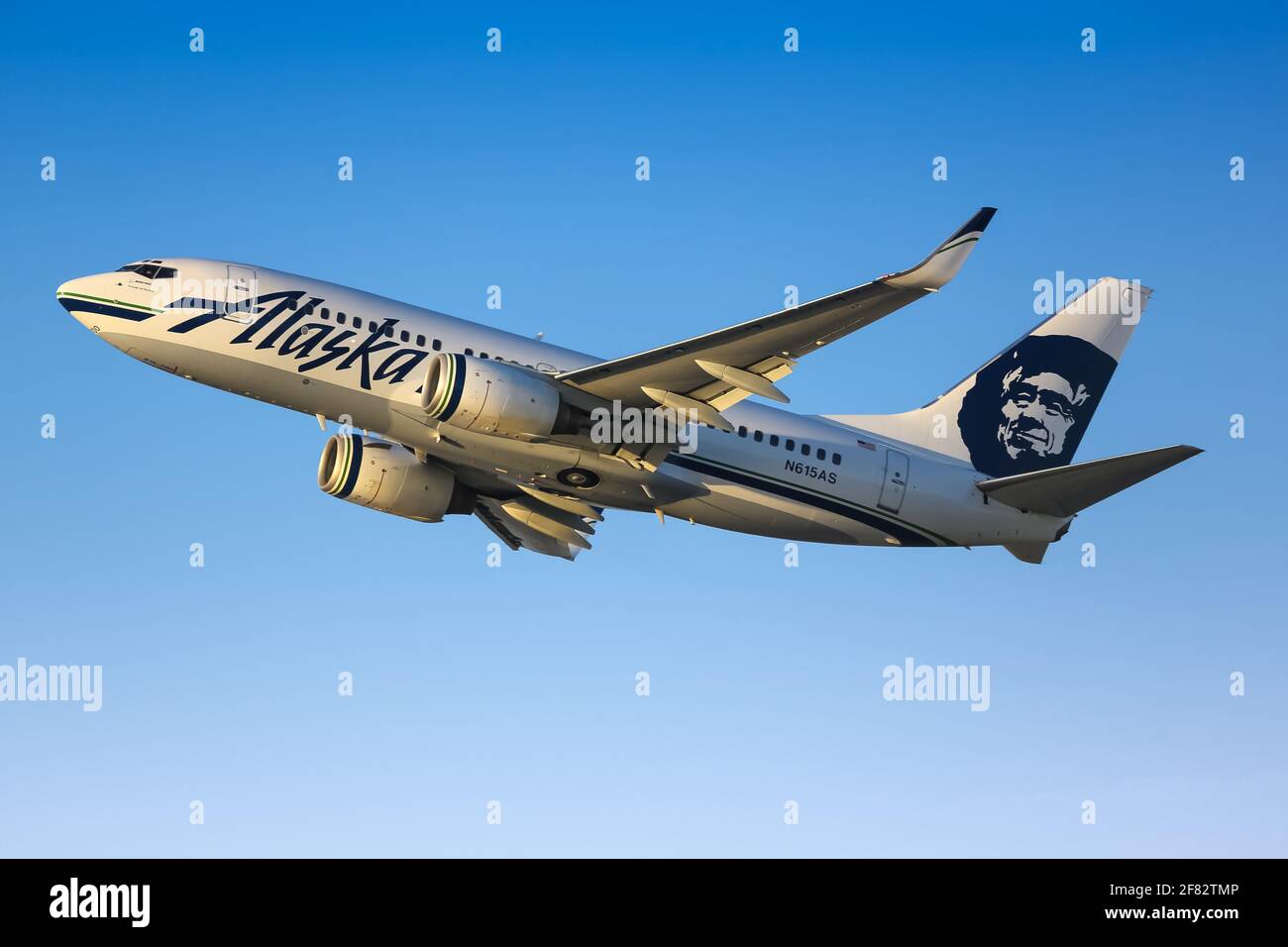 Los Angeles, USA – 20. Februar 2016: Alaska Airlines Boeing 737-700 am Flughafen Los Angeles (LAX) in den Vereinigten Staaten. Stockfoto