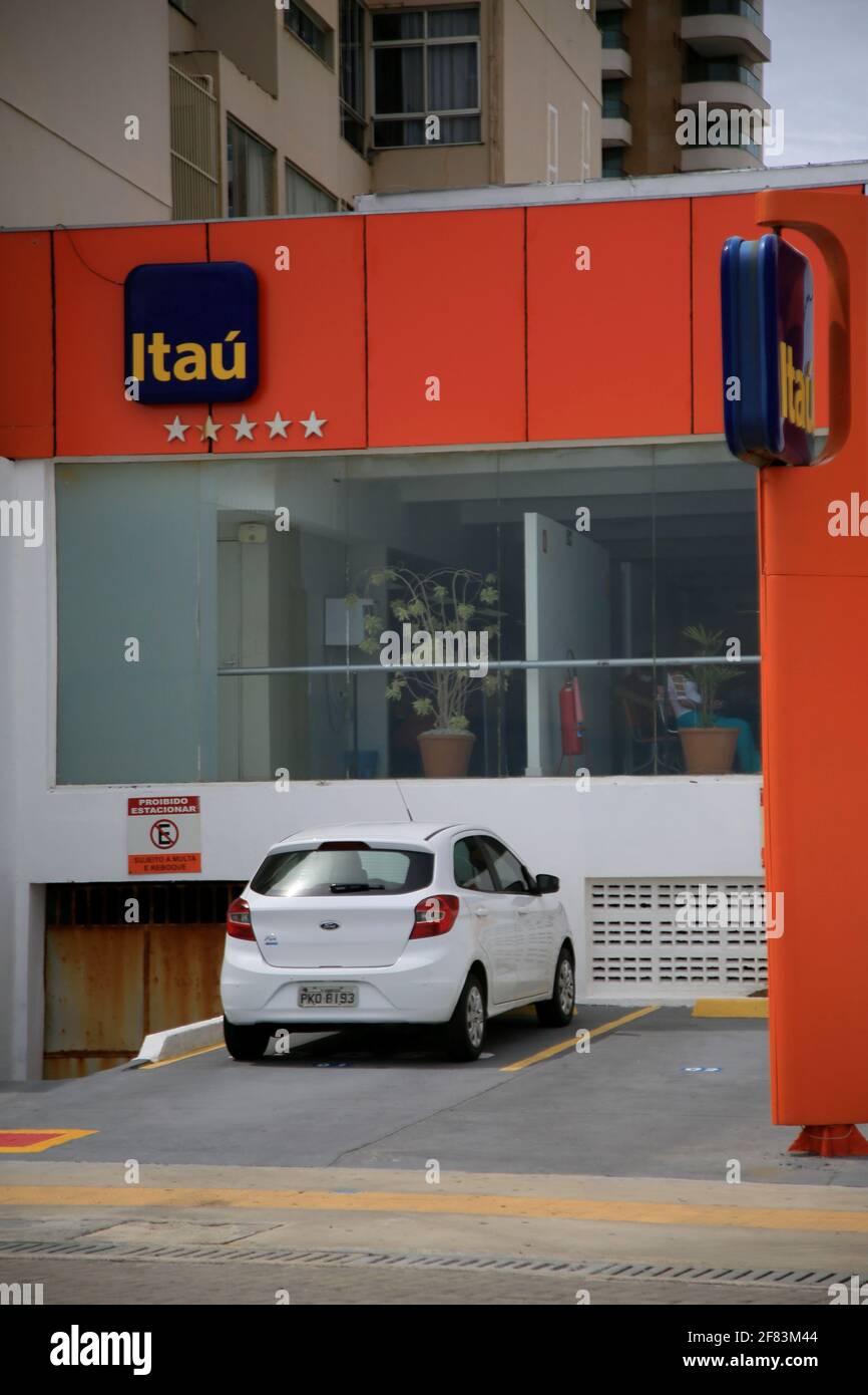 salvador, bahia, brasilien - 22. januar 2021: Fassade der Itau Bank im Barra Viertel in der Stadt Salvador. Stockfoto