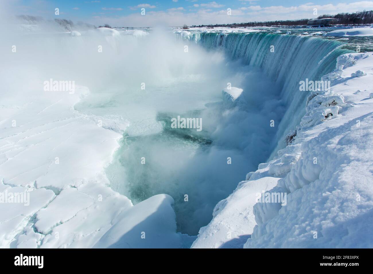 Kanada, Ontario, Niagarafälle im Winter an einem hellen, sonnigen Tag. Stockfoto