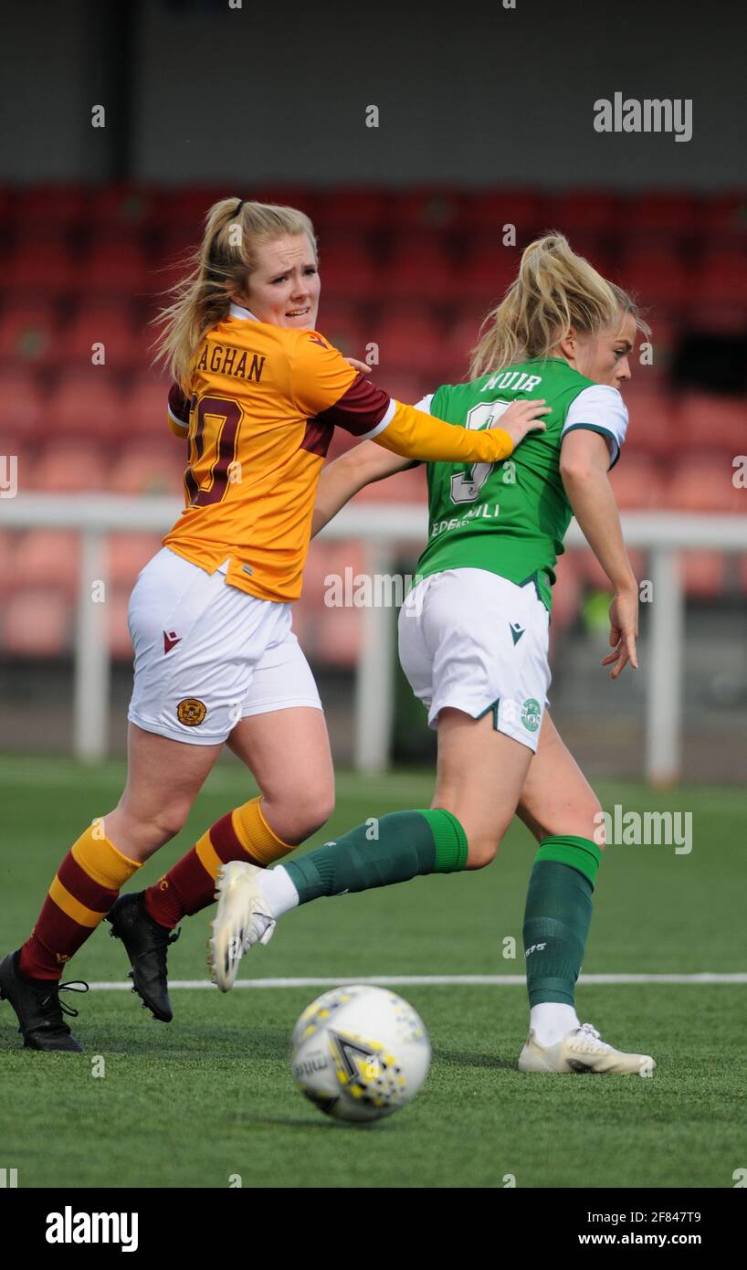 Hibernian WFC / Motherwell WFC . Sonntag, 11. April 2021, 14.00 Ainslie Park, Edinburgh. Bild von Hibernians Sieg 3-2. Stockfoto
