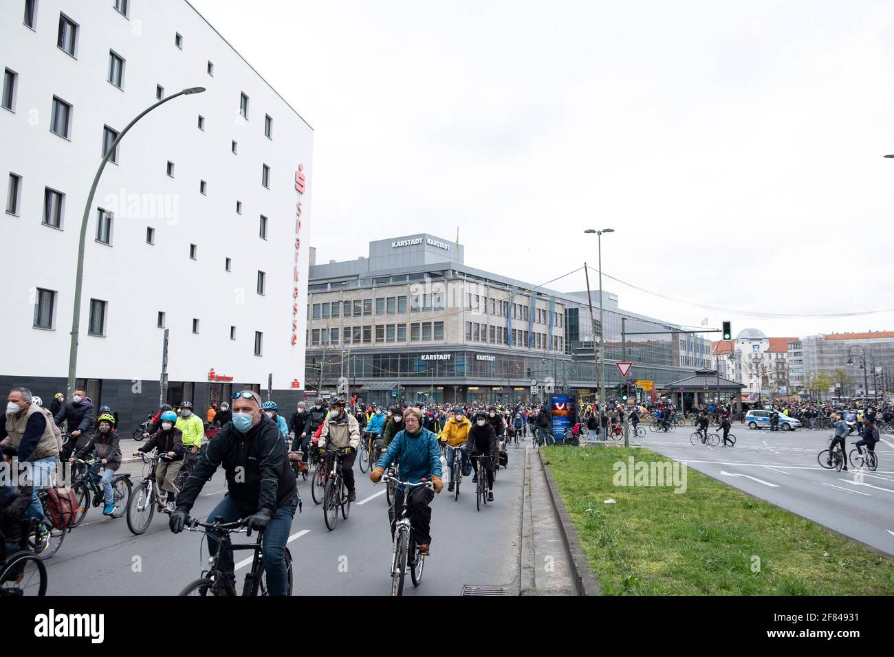 Bike-Demo in Berlin gegen die A100 Stockfoto