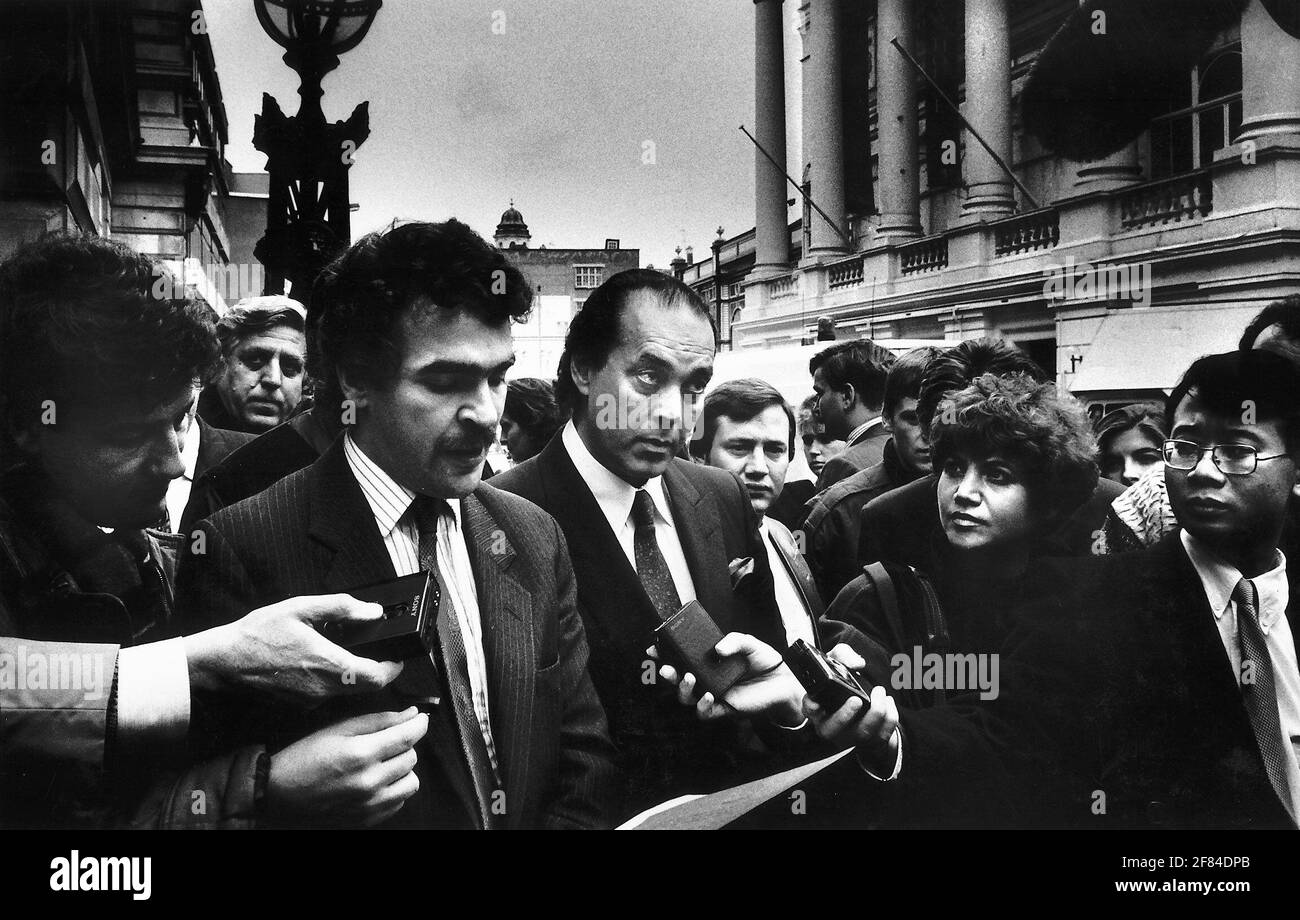 ASIL Nadir Geschäftsmann vor Bow Street Magistrate Court während seiner Studie für Betrug Dbase Stockfoto