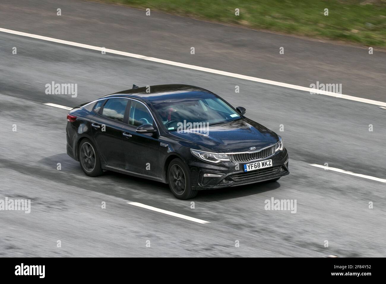 2018 Kia Optima 3 CRDI ISG S-A Fahren auf der Autobahn M6 in der Nähe von Preston in Lancashire, Großbritannien. Stockfoto