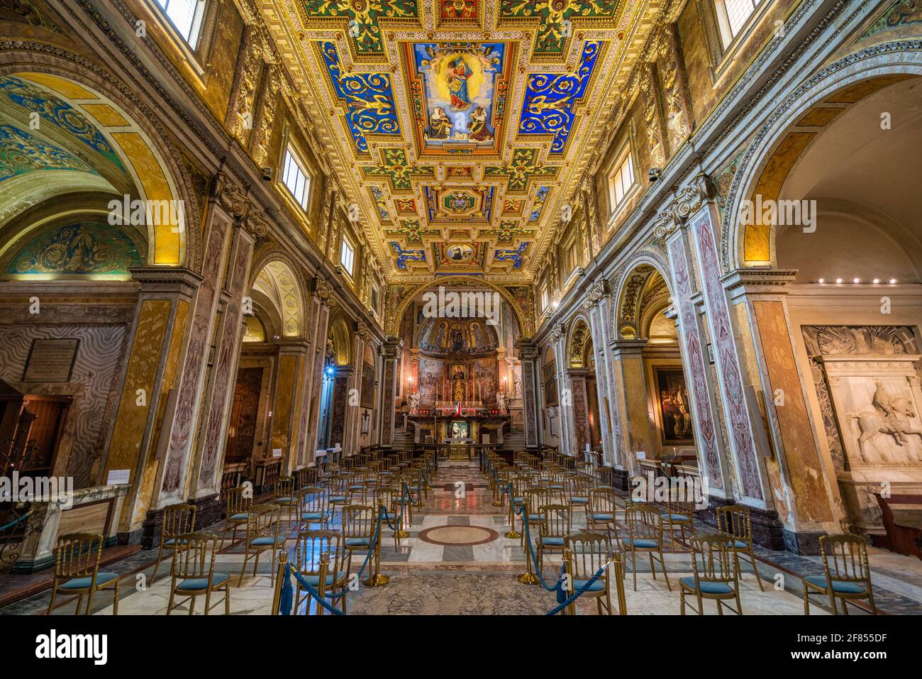 Innenansicht in der Basilika Santa-de-la-la-Santa-la-Romana, in Rom, Italien. Dezember 02-2018 Stockfoto