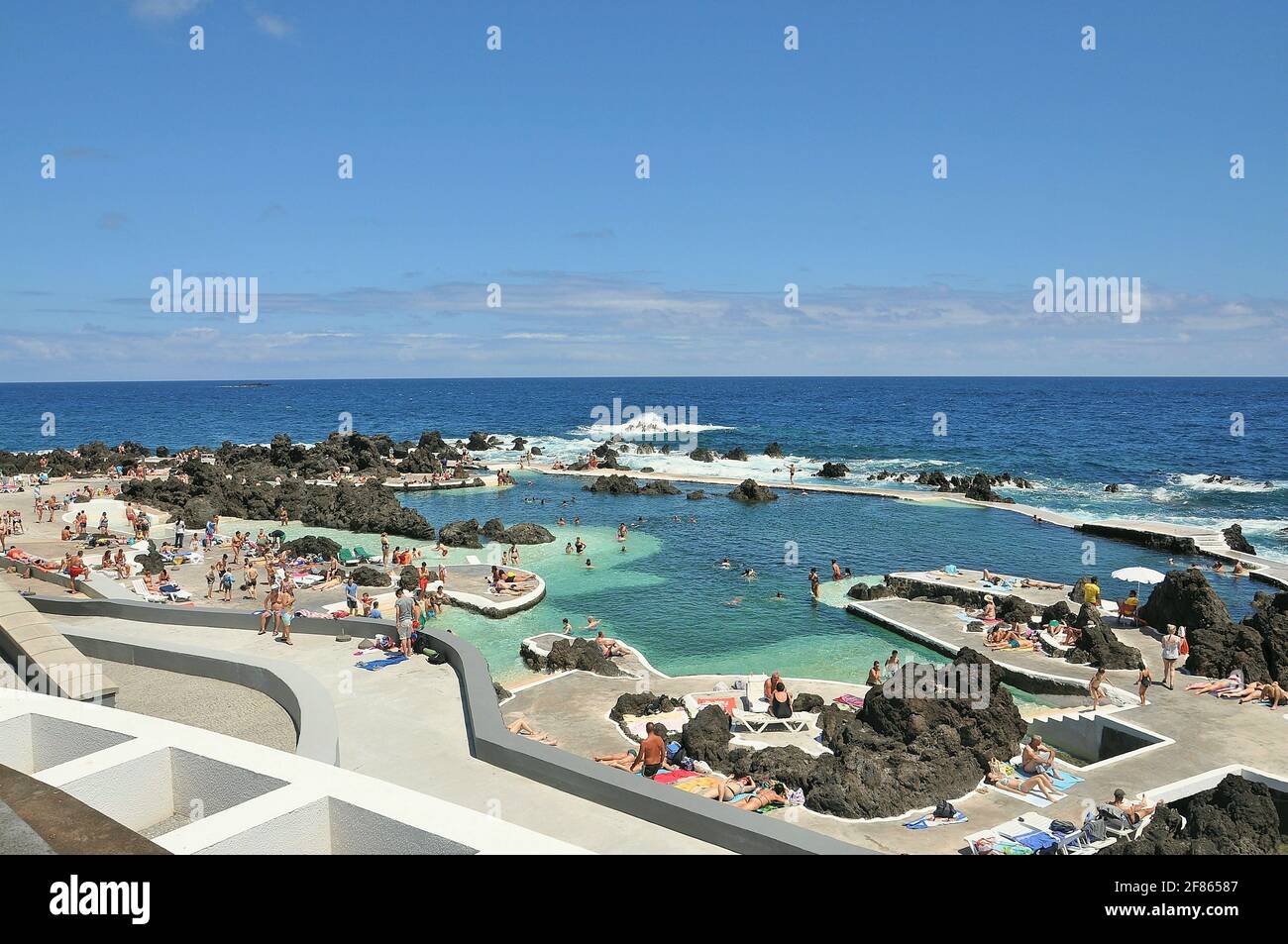 Die natürlichen Swimmingpools mit Meerwasser. Porto Moniz, der Insel Madeira. Portugal Stockfoto