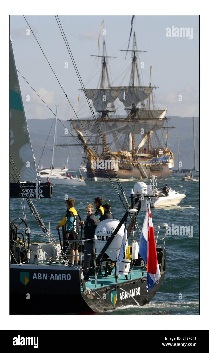 Gordon Ramsay kam als Lebensmittelberater für das niederländische Team zum Team von ABN AMRO beim Volvo Ocean Race. Er wird versuchen, den Geschmack und den nutricianal Inhalt der getrockneten Lebensmittel an Bord zu verbessern. Gordon konnte das Teamrennen beim ersten in-Port-Rennen des Weltrennens in Sanxenxo an der spanischen Nordküste beobachten.Bild David Sandison 4+5/11/2005 Stockfoto