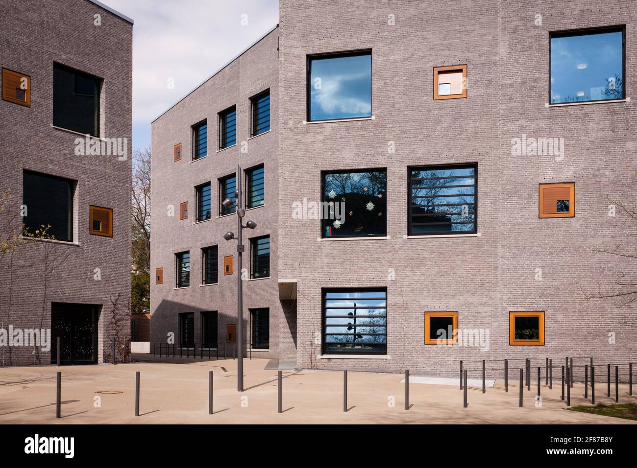 Gebäude der Schule campus Bildungslandschaft Altstadt Nord (BAN) in der Nähe der park Klingelpuetz, Architekt Gernot Schulz, Köln, Deutschland Gebaeude d Stockfoto