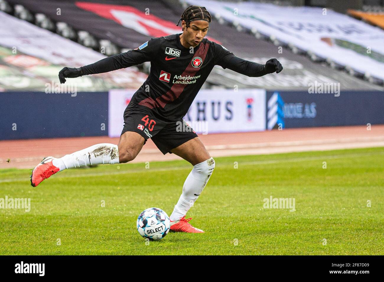 Aarhus, Dänemark. April 2021. Jens-Lys Cajuste (40) vom FC Midtjylland beim 3F Superliga-Spiel zwischen Aarhus GF und FC Midtjylland im Ceres Park in Aarhus. (Foto: Gonzales Photo/Alamy Live News Stockfoto