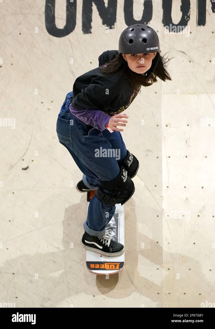 Lola Tambling in Aktion während der Skateboard GB x HABITO National Championships in Greystone Action Sports, Manchester. Bilddatum: Sonntag, 11. April 2021. Stockfoto