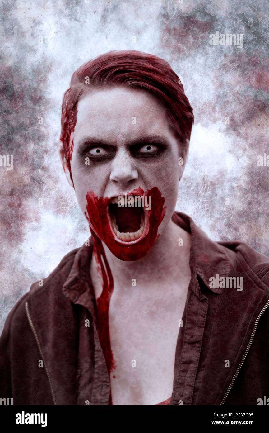 Weiblicher Zombie. Horror Spezialeffekte Make-up Kostüm Stockfoto