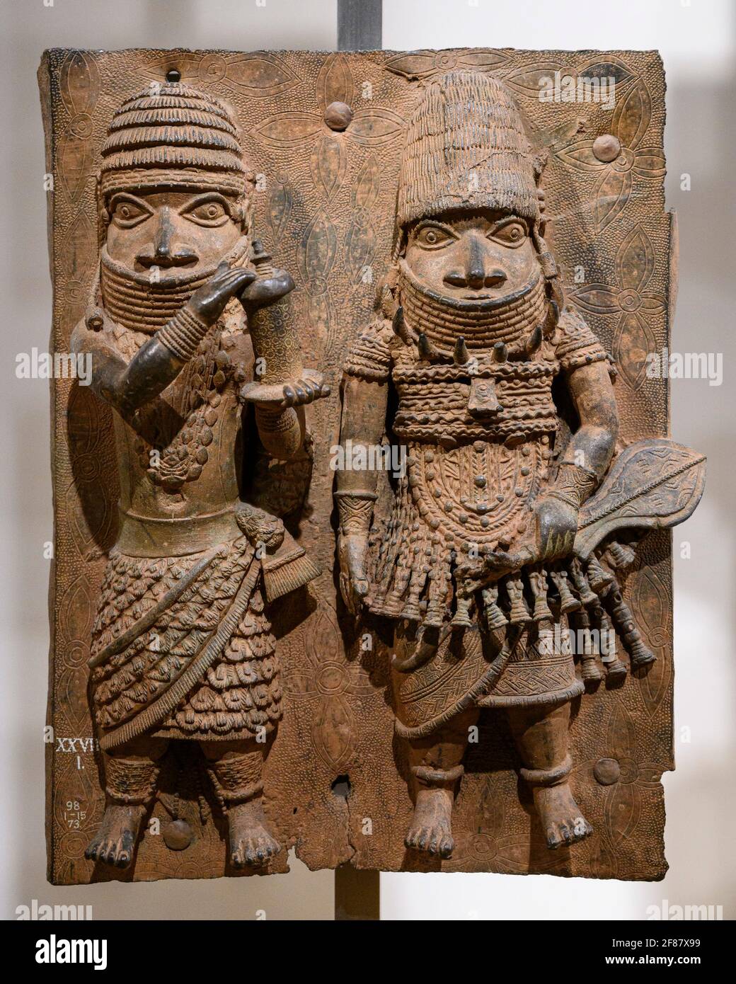 London. England. Benin Bronzen auf Anzeige an das Britische Museum, Messing Plaketten von der Royal Court Palace des Königreichs Benin, 16. und 17. Jahrhunderts. Stockfoto