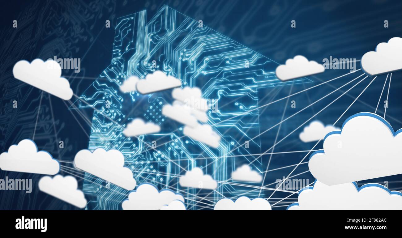 Zusammensetzung der Cloud-digitalen Icons über Haus mit Prozessor gebildet Leiterplatte Stockfoto
