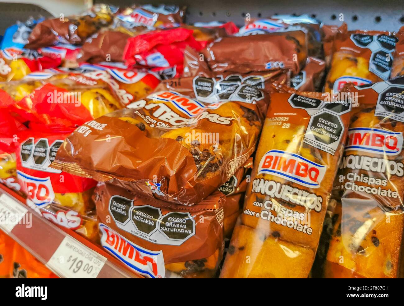 Bimbo Schokolade Panquecitos Brotverpackungen im Supermarkt in Playa del  Carmen in Mexiko Stockfotografie - Alamy