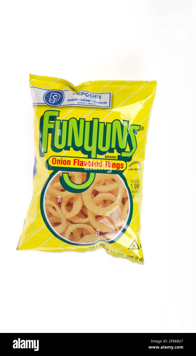 Funyuns Onion Flavored Rings Snack Bag von Frito-Lay Company isoliert Auf Weiß Stockfoto
