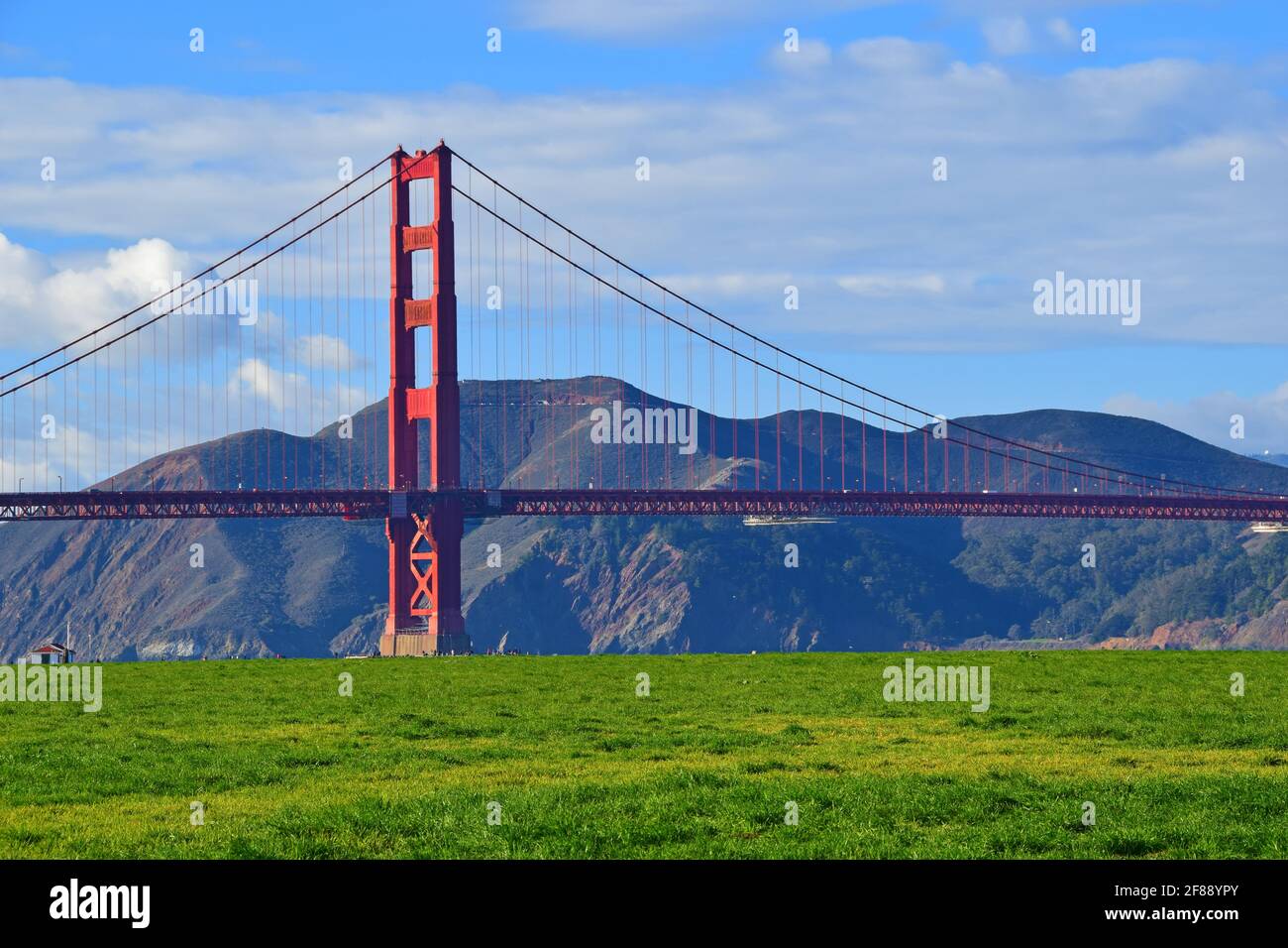 Golden Gate Bridge und Marina Green Stockfoto