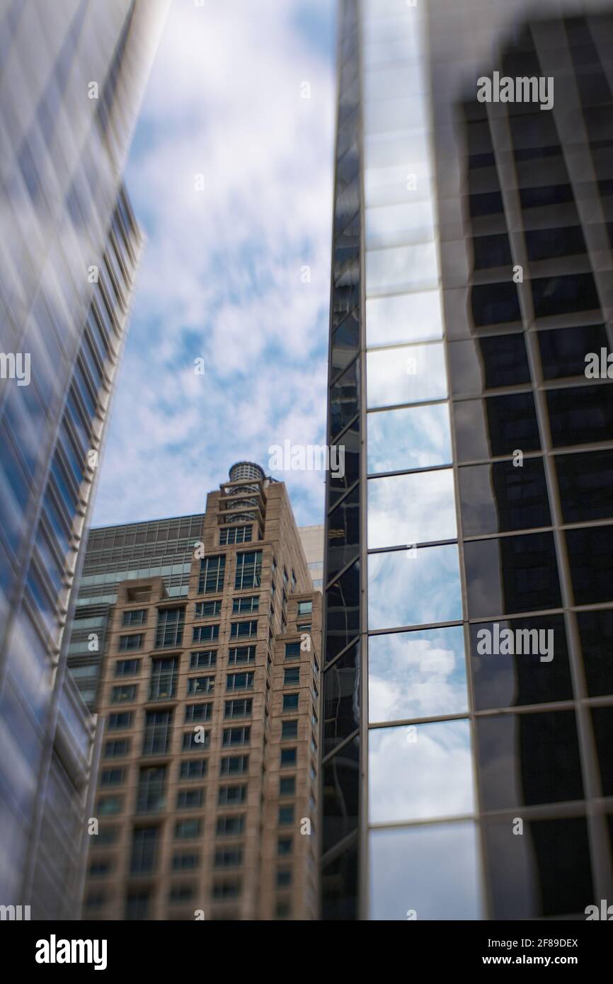 Lensbaby Bild der modernen Chicagoer Architektur in Farbe Stockfoto