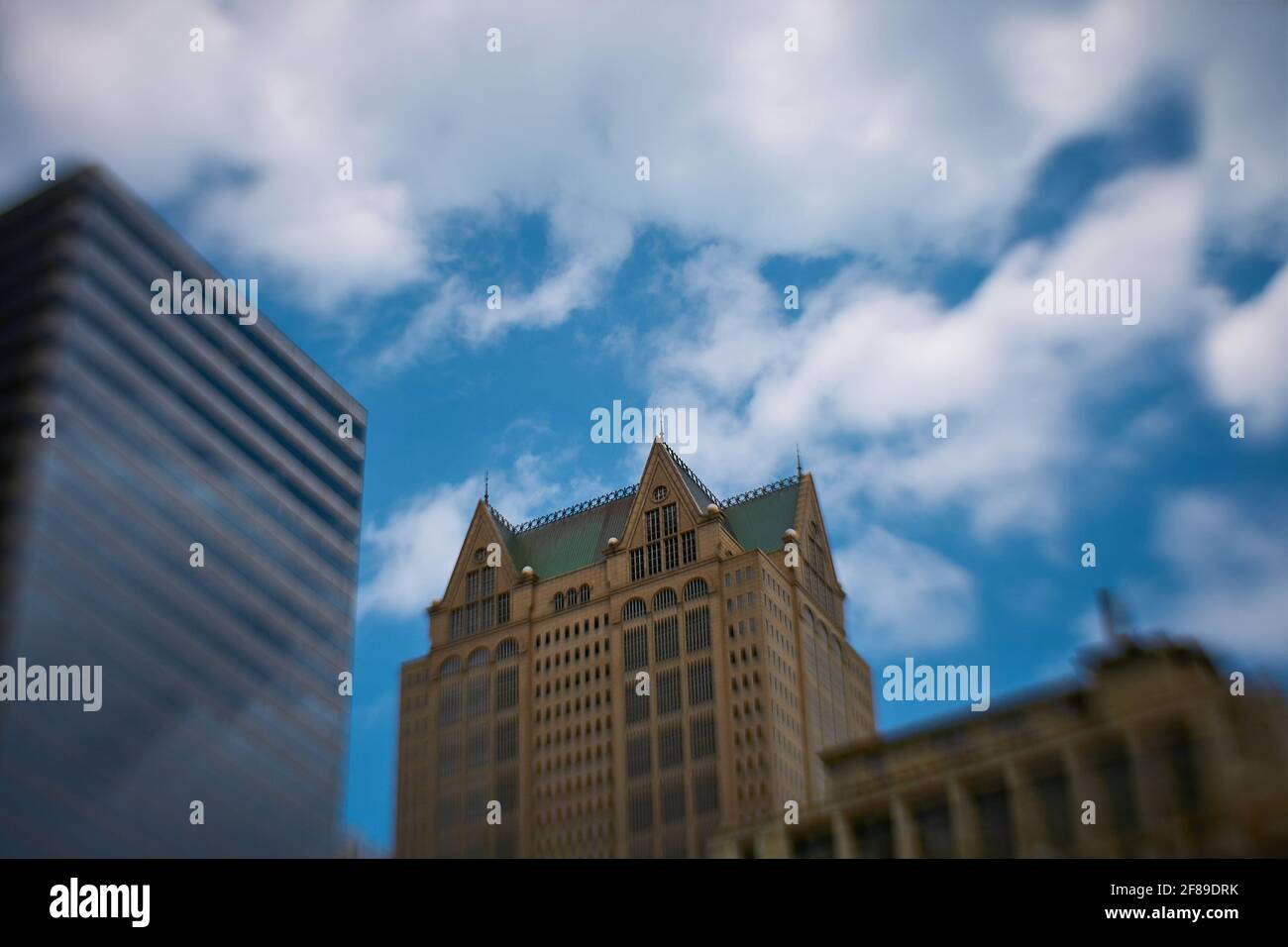 Lensbaby Bild der modernen Chicagoer Architektur in Farbe Stockfoto