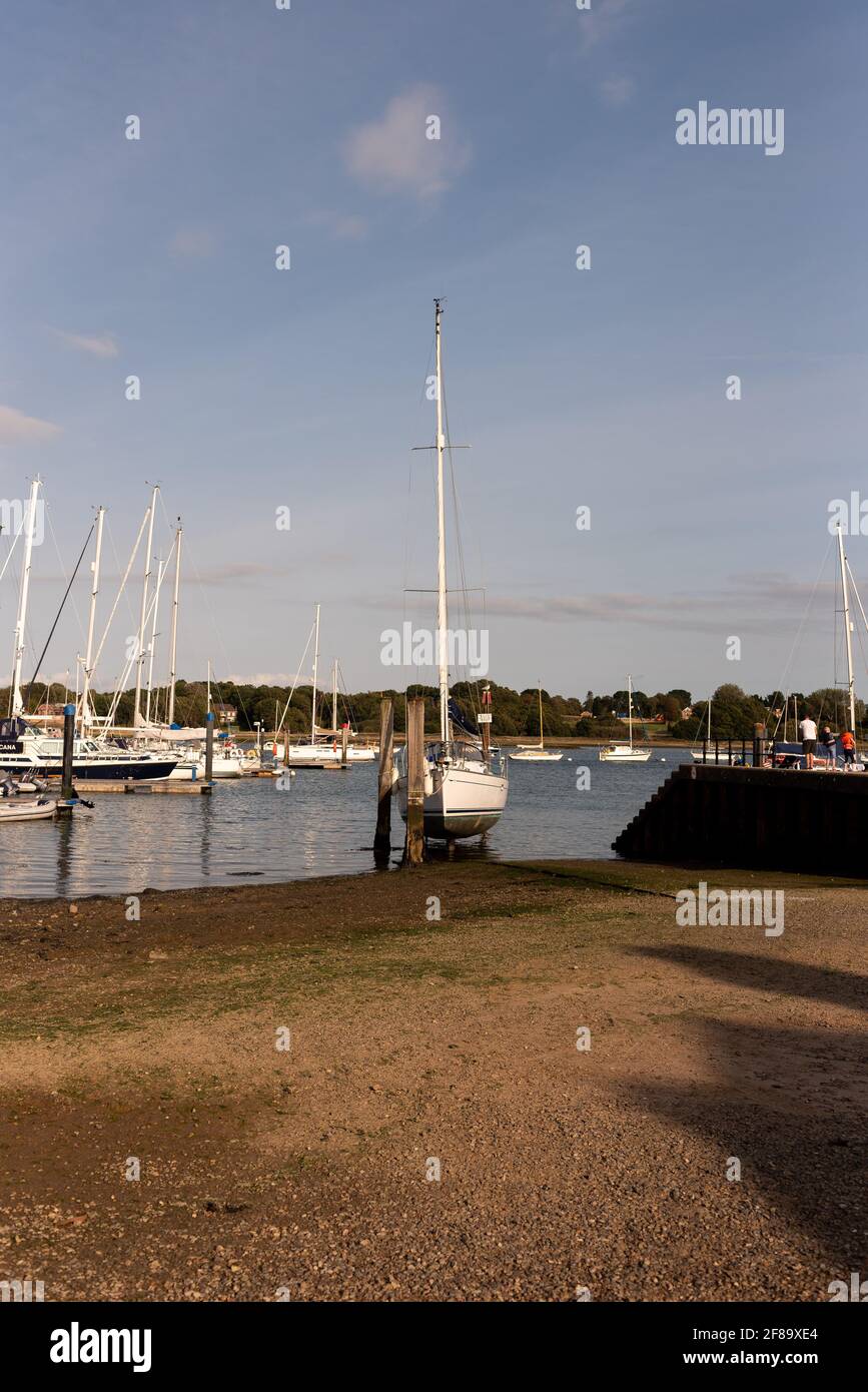 Segelboote in Humble an sonnigen Tagen Stockfoto