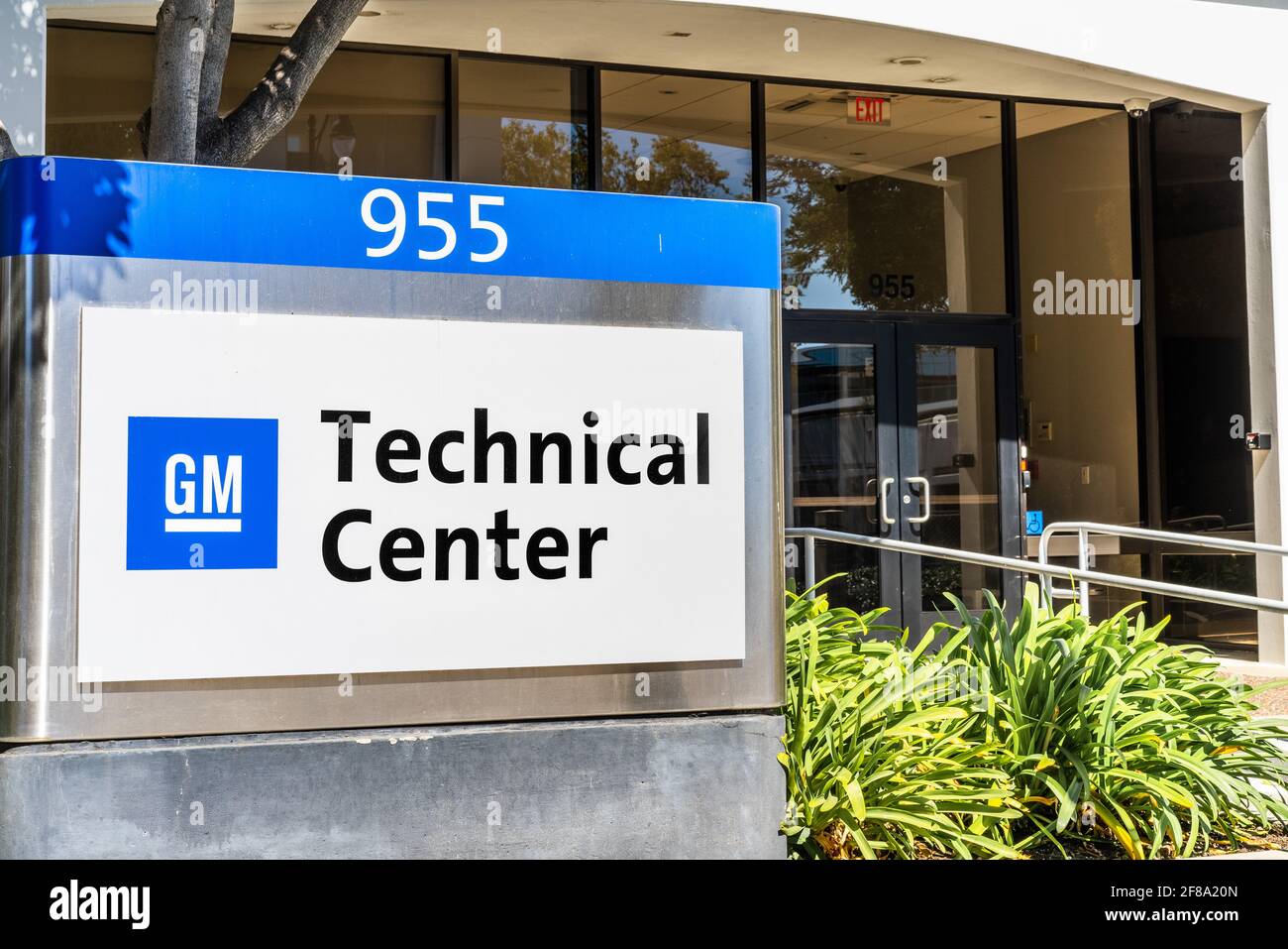 Sep 26, 2020 Sunnyvale / CA / USA - General Motors (GM) Advanced Technical Center im Silicon Valley; Stockfoto